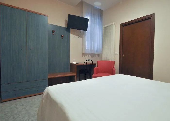 Azzurra Hotel Bolonia