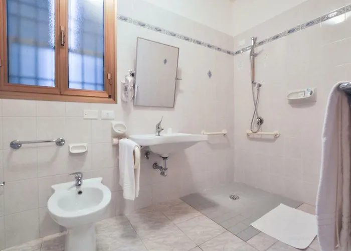 Azzurra Hotel Bolonia