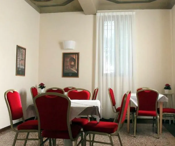 Hotell Azzurra 2*
