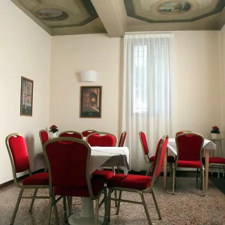Hotel Azzurra 2*